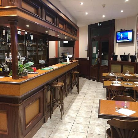 Aux Bons Amis Hotell Reims Exteriör bild