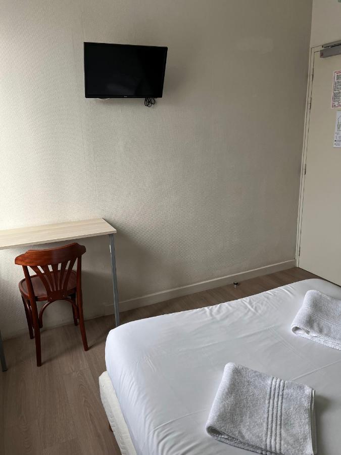 Aux Bons Amis Hotell Reims Exteriör bild