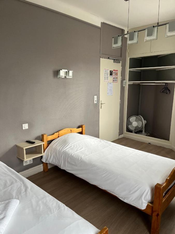 Aux Bons Amis Hotell Reims Exteriör bild
