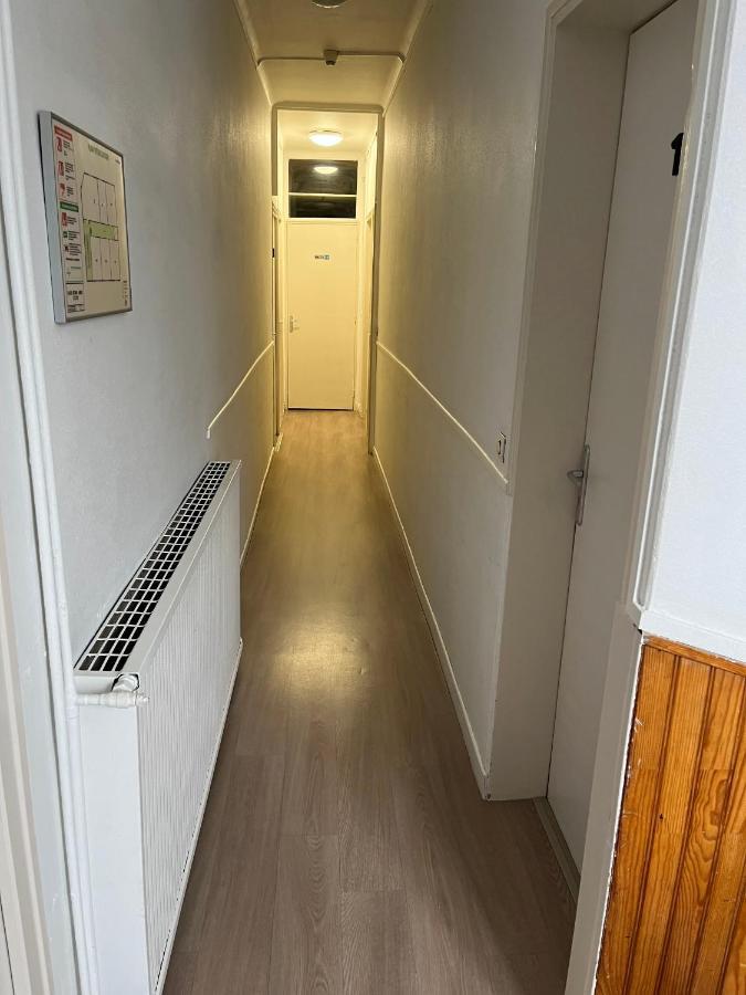 Aux Bons Amis Hotell Reims Exteriör bild