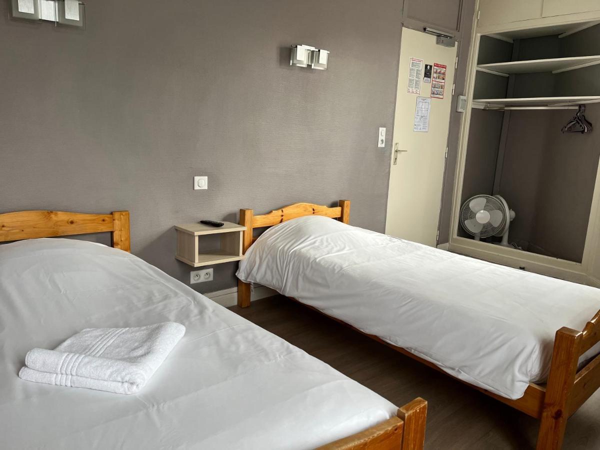 Aux Bons Amis Hotell Reims Exteriör bild