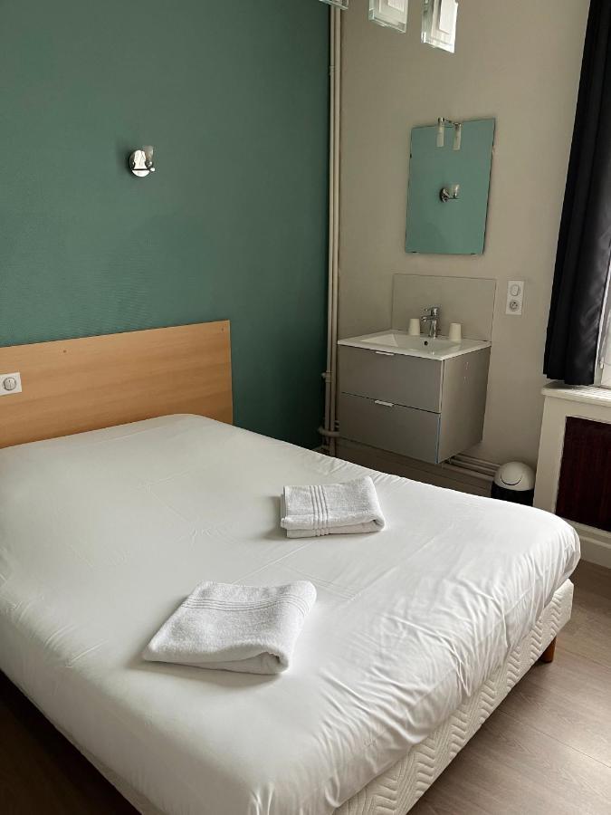 Aux Bons Amis Hotell Reims Exteriör bild